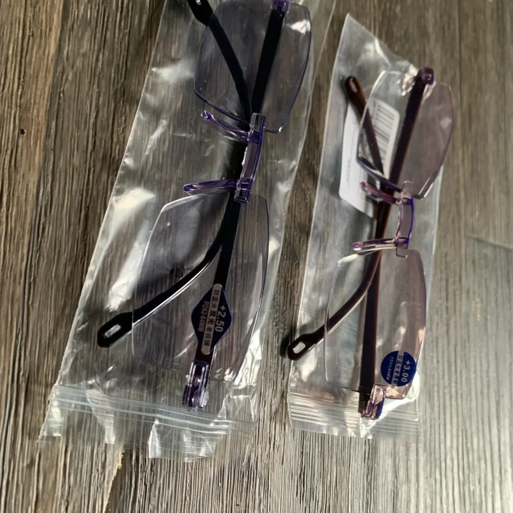 Reading glasses. (+2.50 - +3)